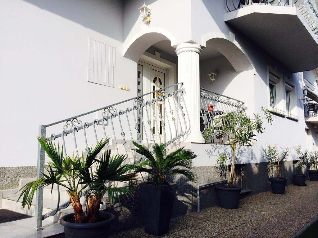 Judit Vendeghaz Buk Exterior photo